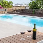 Almara House, Luxury With Heated Pool Vila
