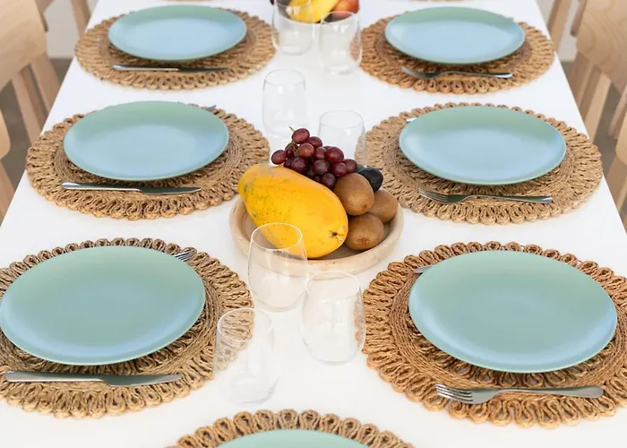 Almara House, Luxury With Heated Pool Villa *