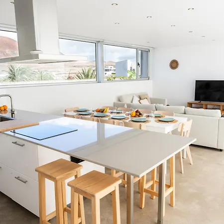 Almara House, Luxury With Heated Pool La Oliva