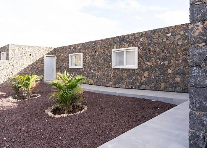 Almara House, Luxury With Heated Pool