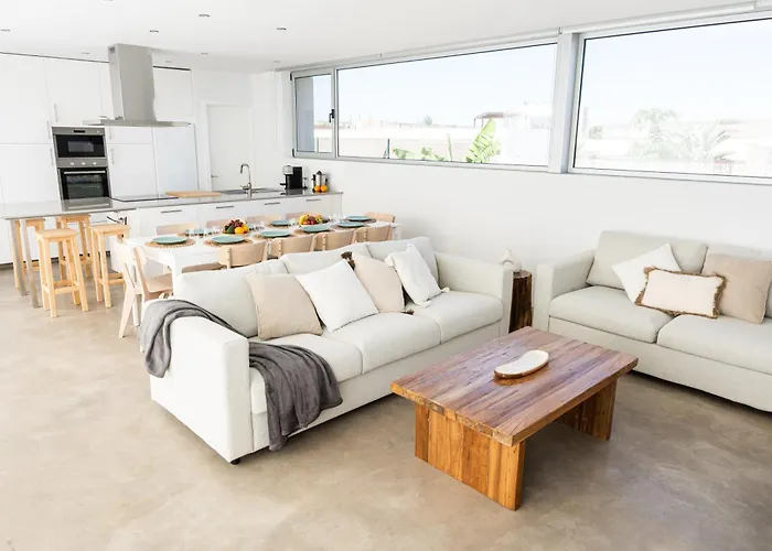 Almara House, Luxury With Heated Pool فيلة لا أوليفا