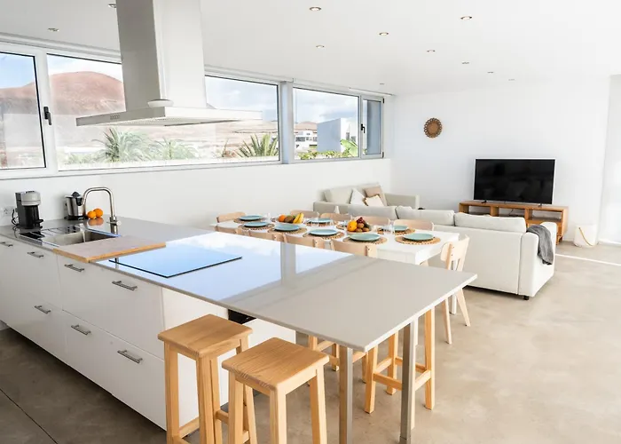 Almara House, Luxury With Heated Pool لا أوليفا