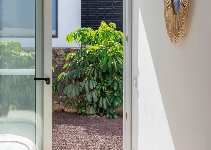 Almara House, Luxury With Heated Pool فيلة لا أوليفا